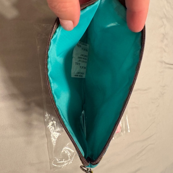 Thirty-one mini zipper pouch - Picture 2 of 2